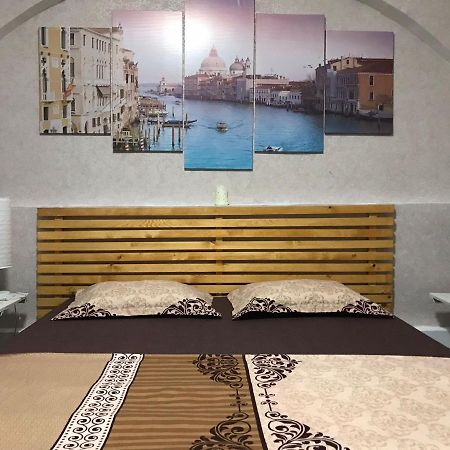 בוקרשט Large Apartment City Centre מראה חיצוני תמונה