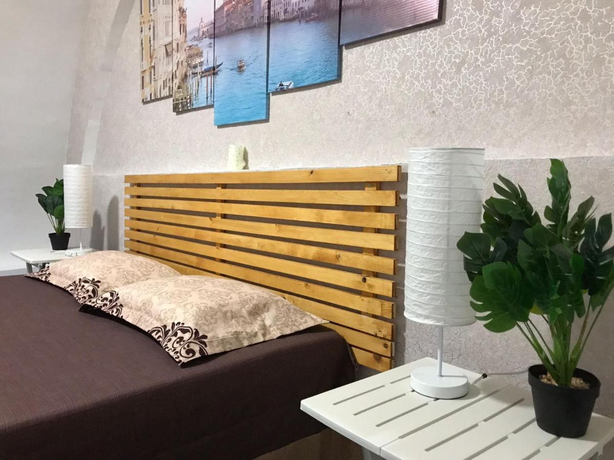 בוקרשט Large Apartment City Centre מראה חיצוני תמונה