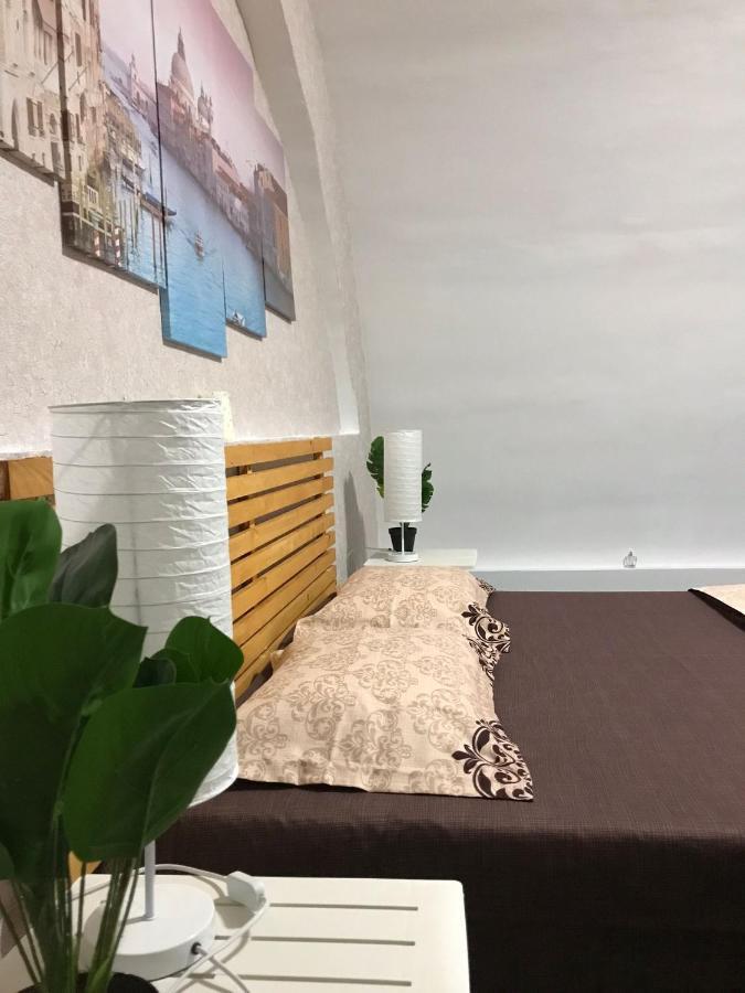 בוקרשט Large Apartment City Centre מראה חיצוני תמונה