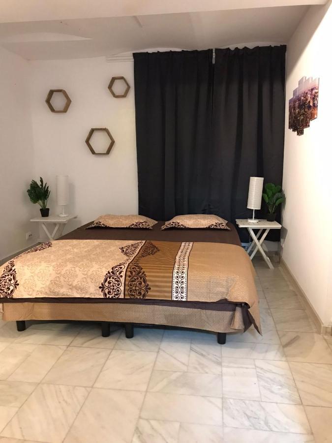 בוקרשט Large Apartment City Centre מראה חיצוני תמונה