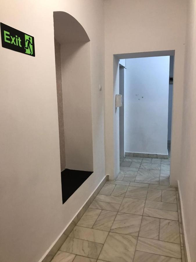 בוקרשט Large Apartment City Centre מראה חיצוני תמונה