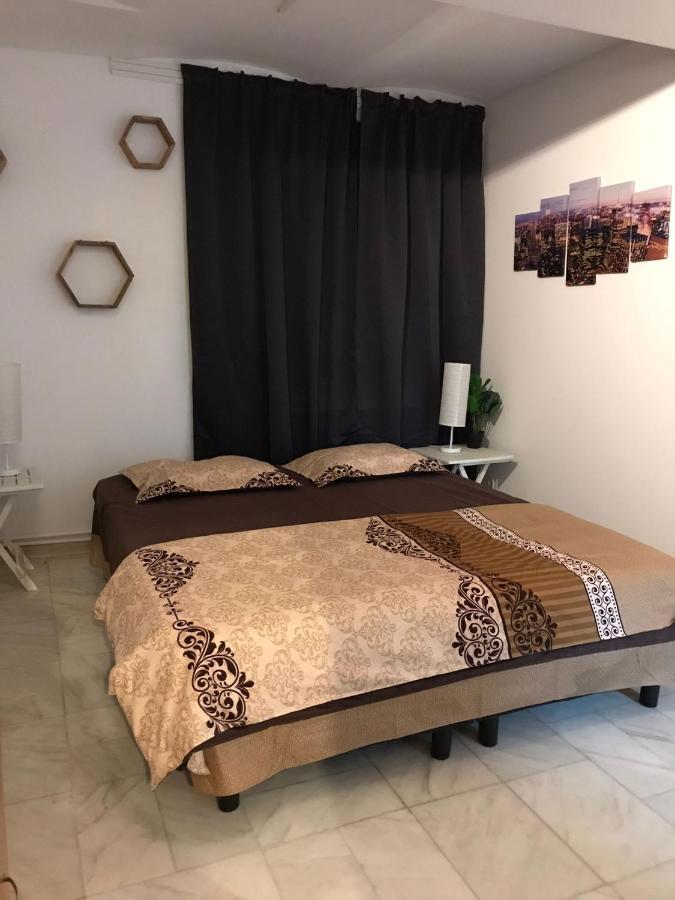 בוקרשט Large Apartment City Centre מראה חיצוני תמונה
